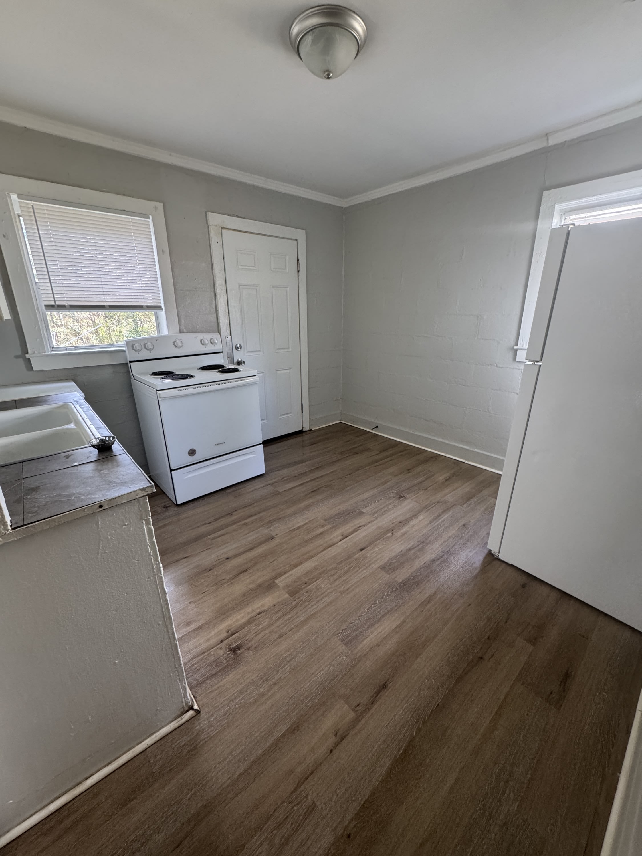 1004 Duke Street – photo 1 of 6