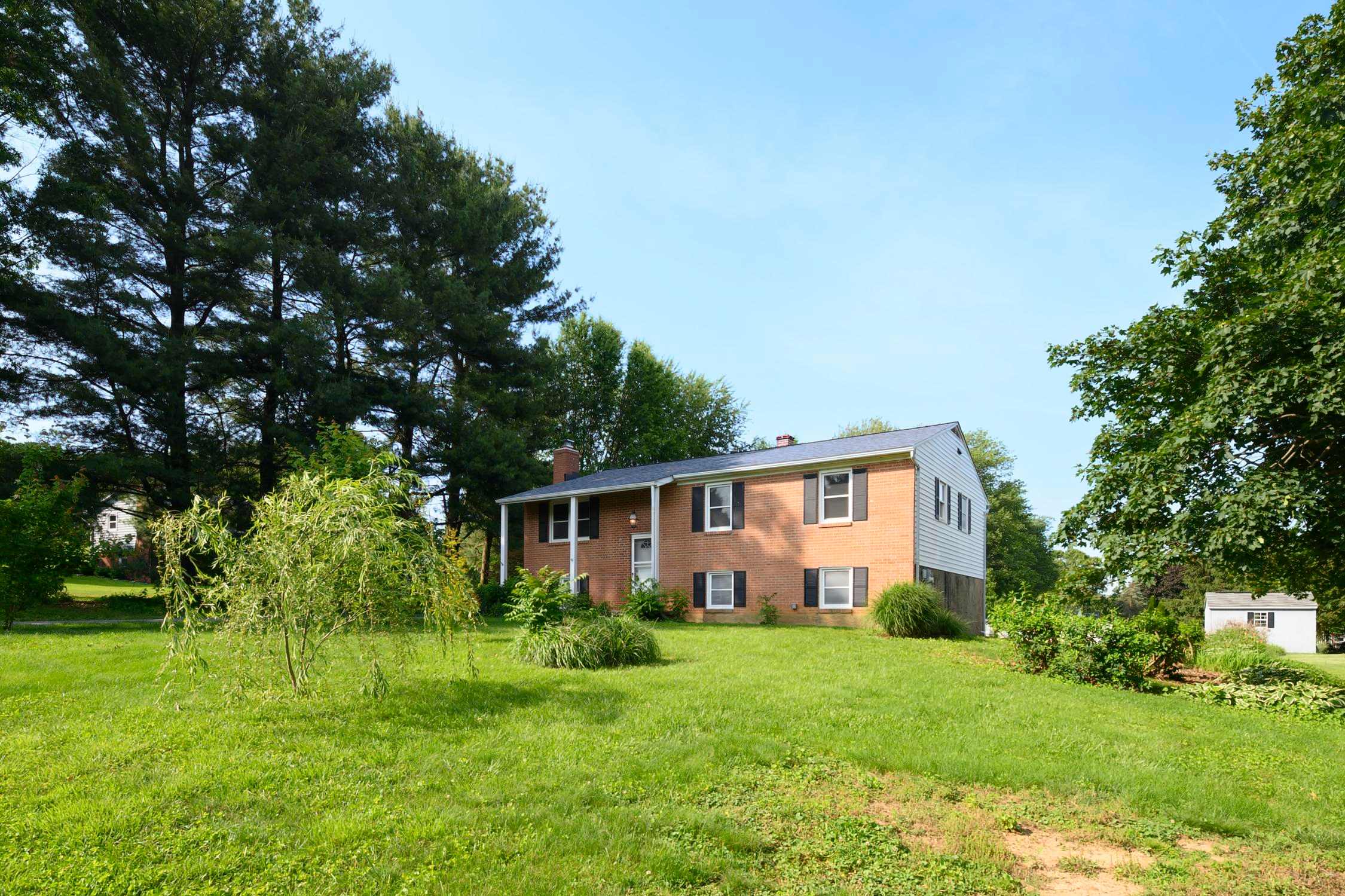 102 Roosevelt Road – photo 1 of 33