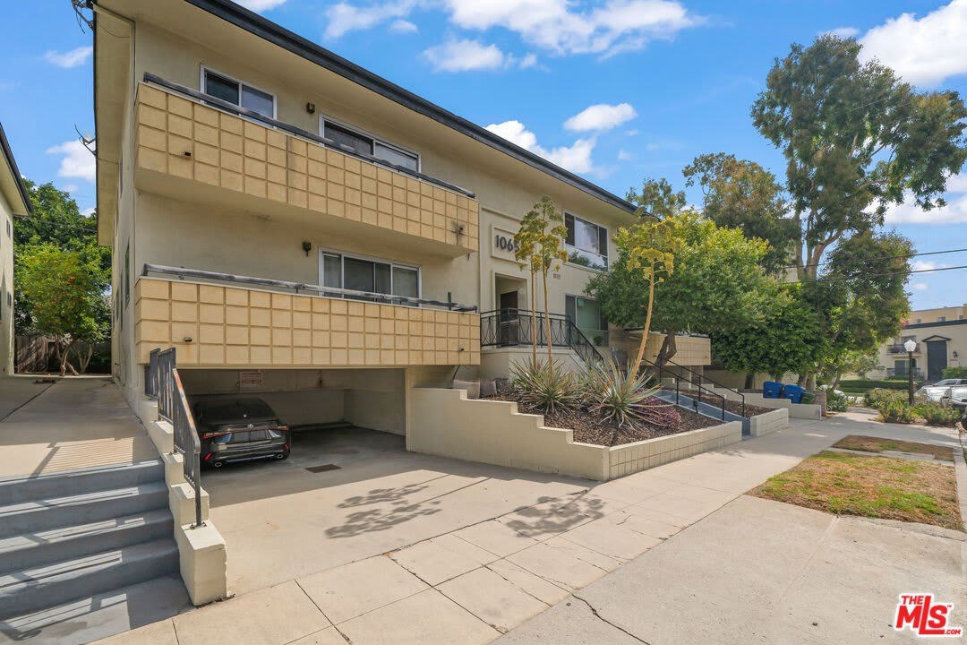 10653 Holman Ave – photo 1