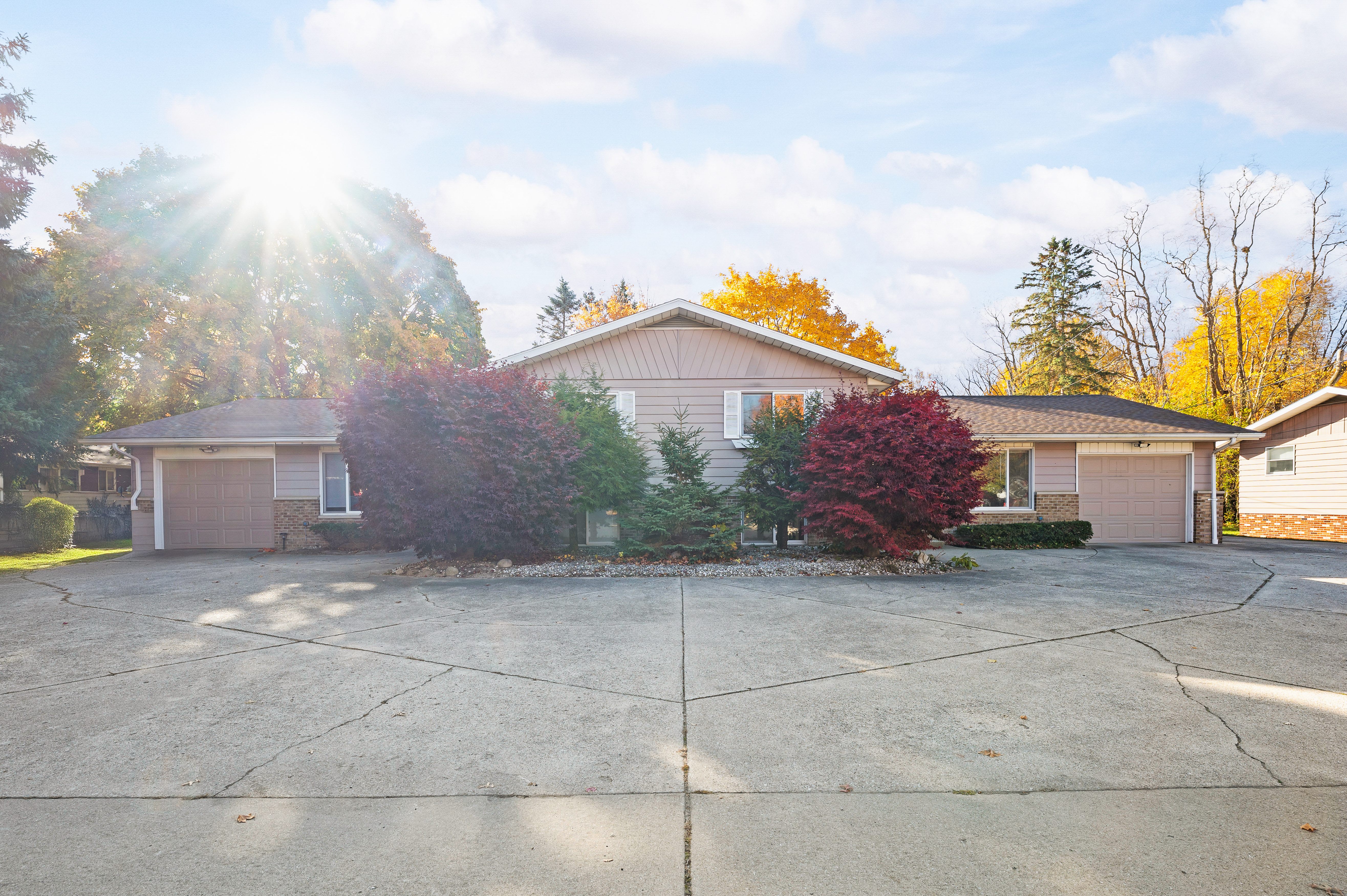 1332 W Glenlord Rd – photo 1 of 46