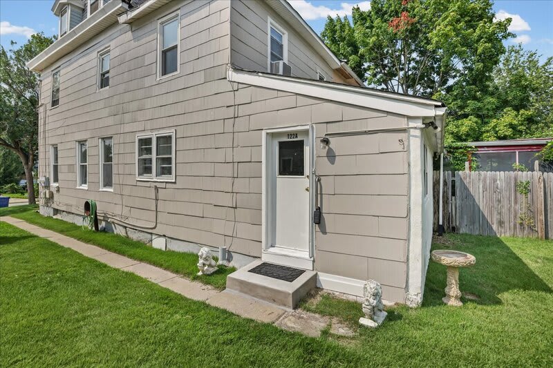 122 South Davis Street – photo 1 of 22