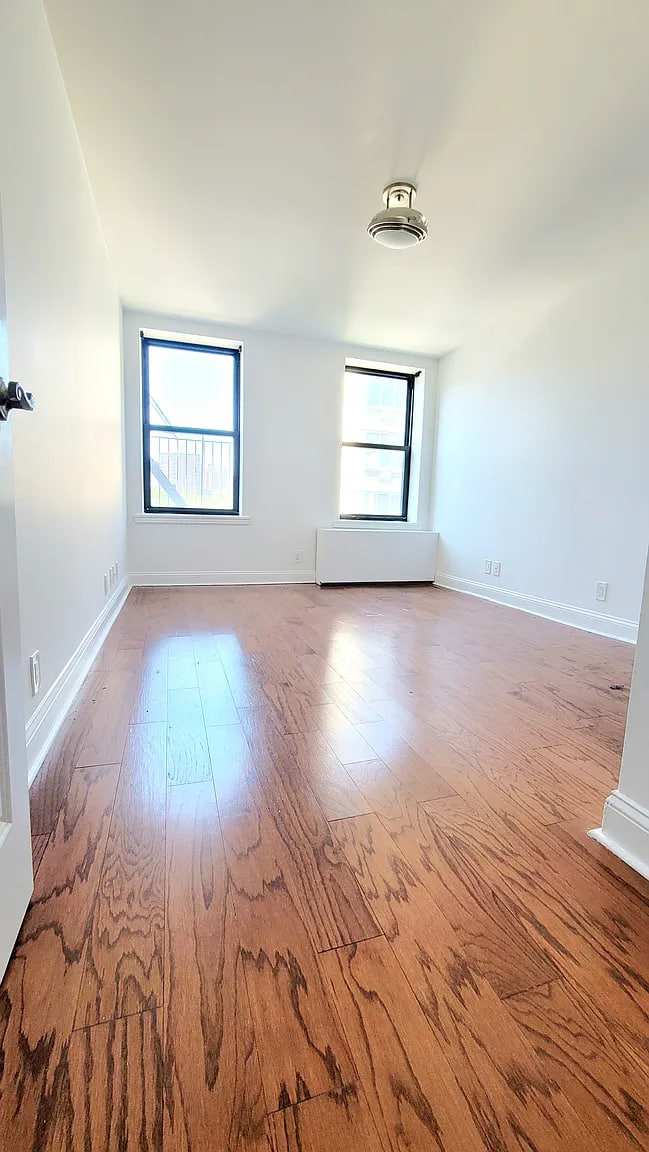 251 E 111th St Apt 25A – photo 1