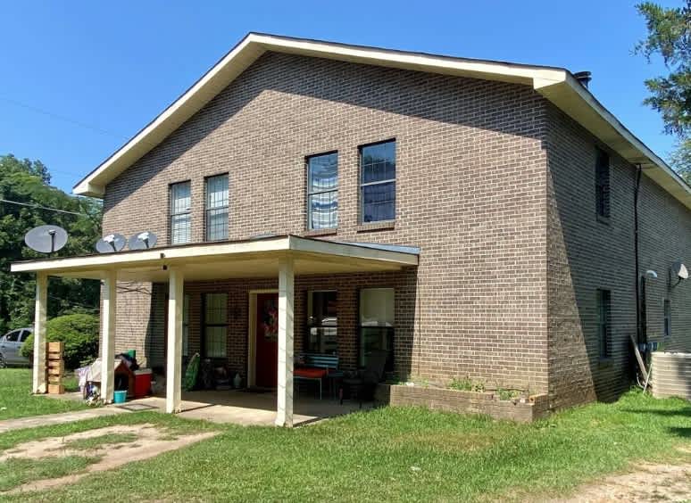 28 Walnut Ln