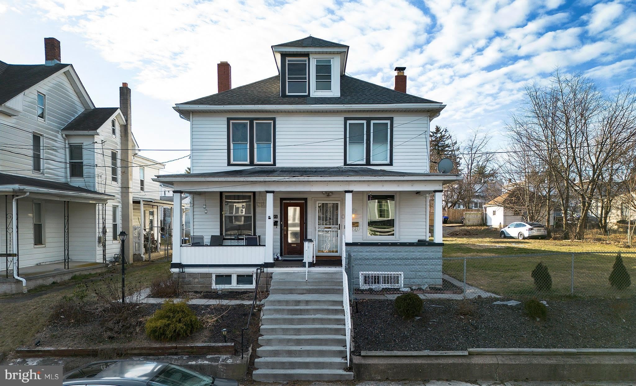 2721 BUTLER Street – photo 1 of 55