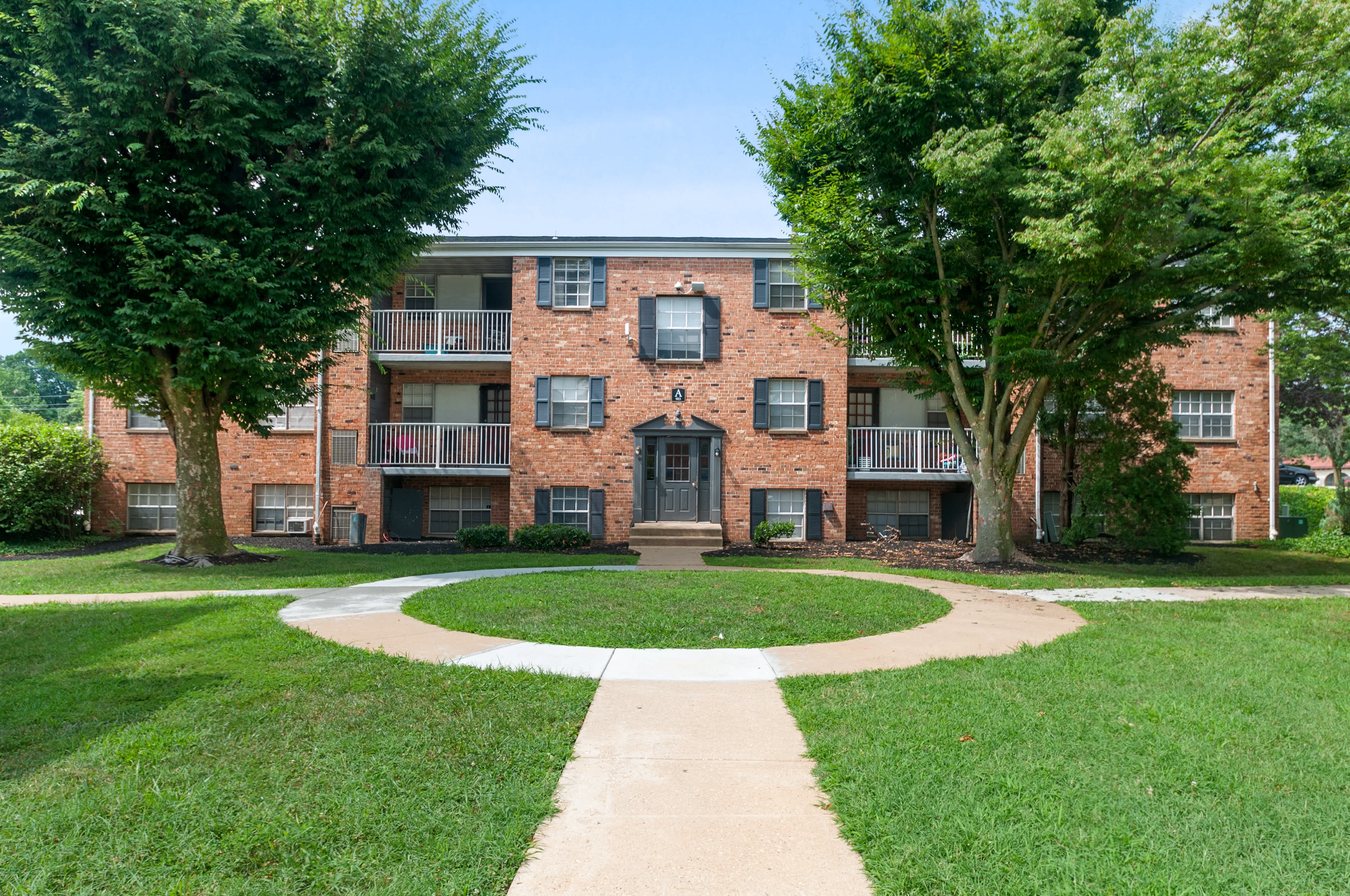 Pebble Hill Apartments – photo 1