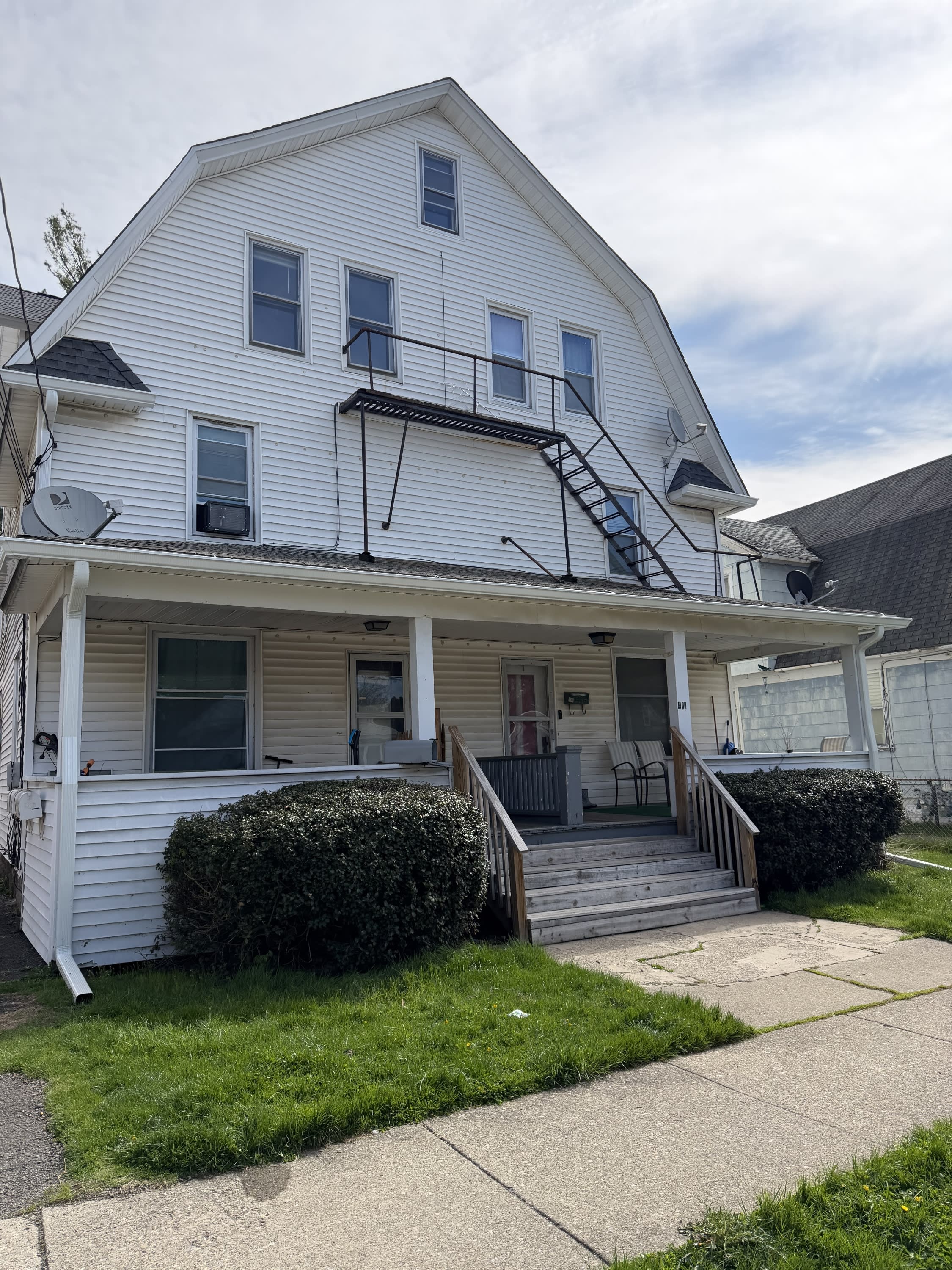 411 Jackson Avenue – photo 1 of 9