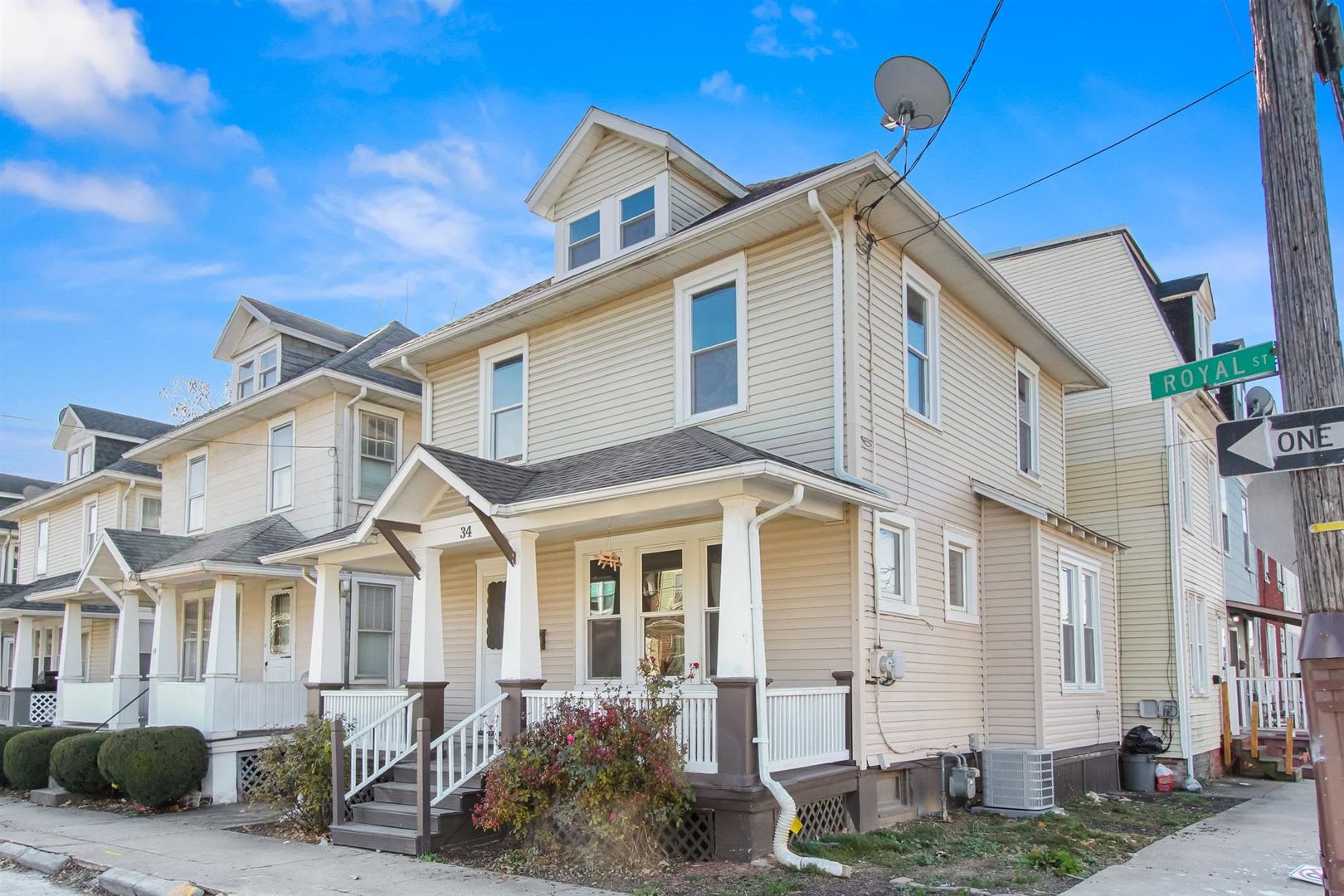 Spacious Single Family Home In York City – photo 1