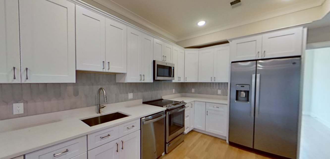 106 Warren St – photo 1