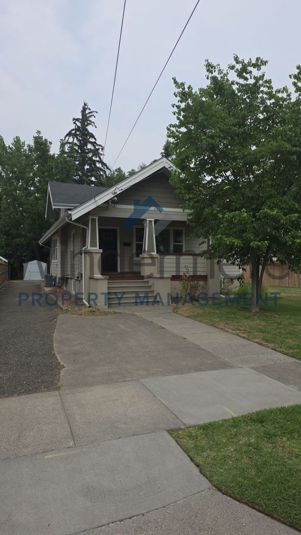 609 Pleasant St. – photo 1