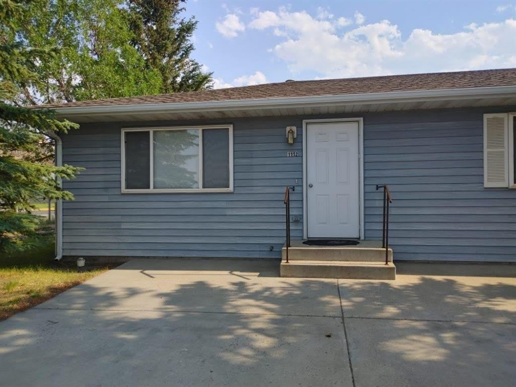 1112 Elm Ave – photo 1 of 9
