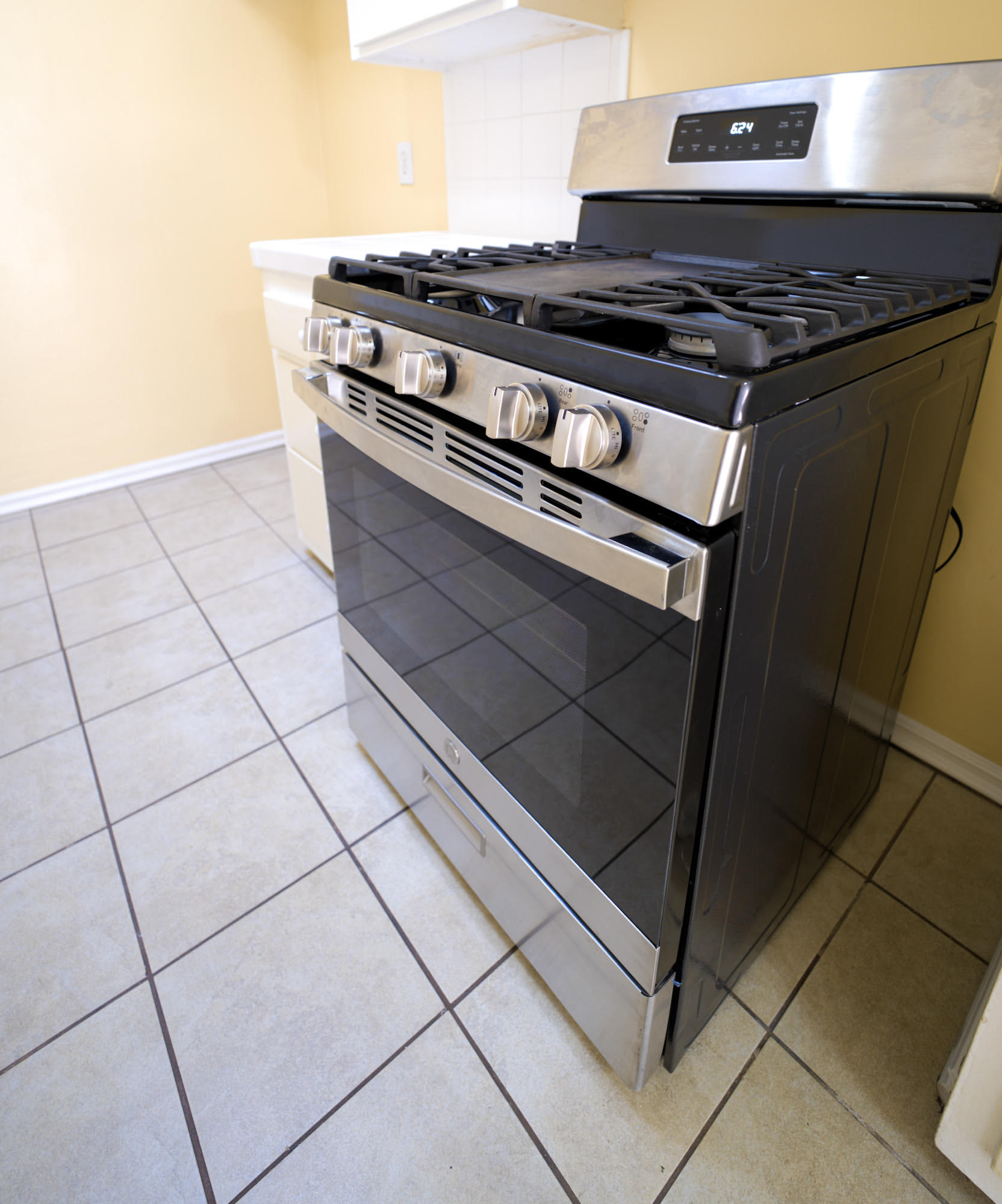 13601 Van Ness Avenue – photo 1 of 8