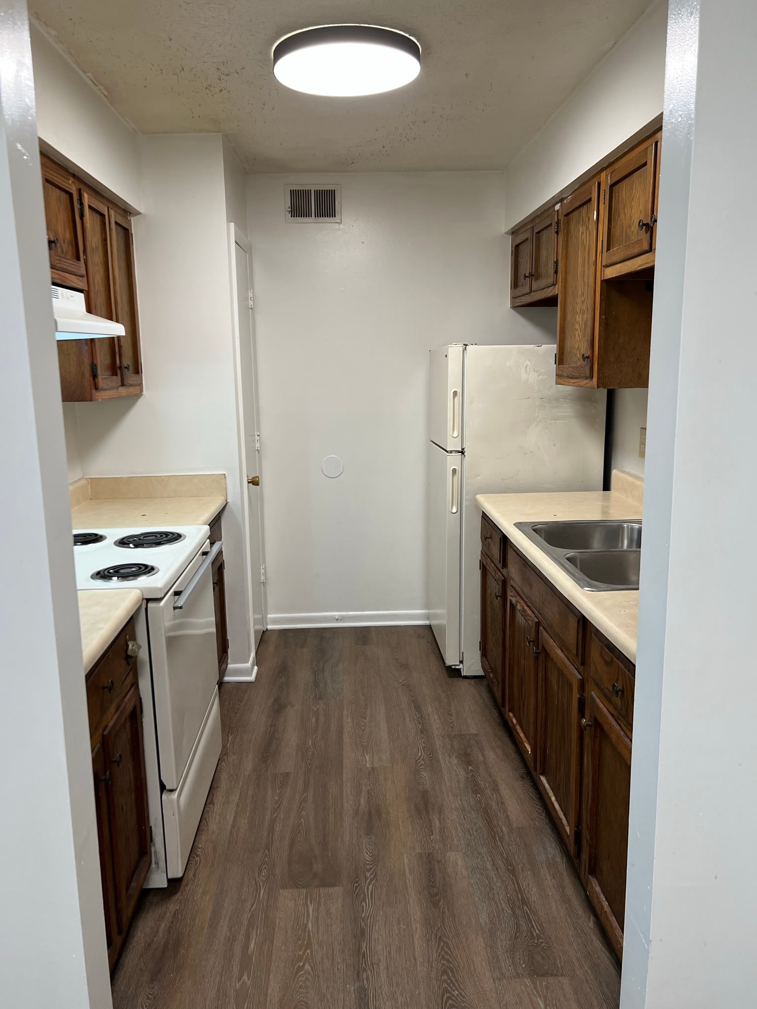 107 Hillview Apt Drive – photo 1 of 7