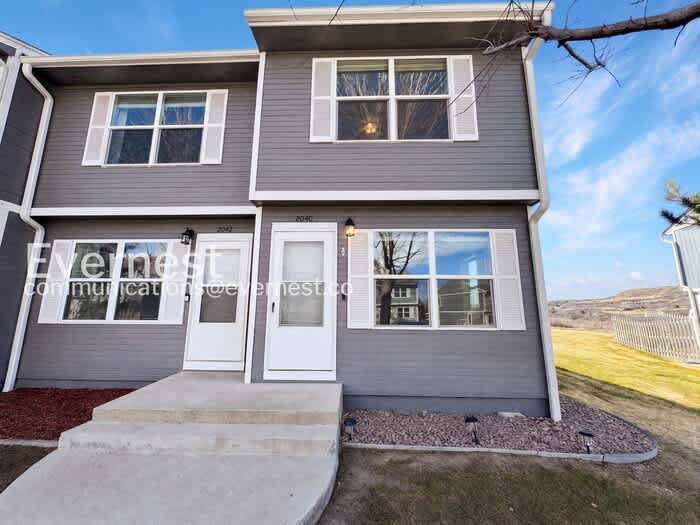 2040 Oakcrest Circle – photo 1 of 245