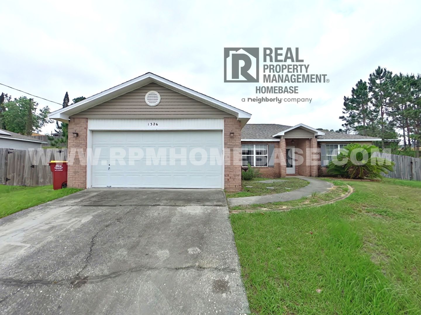Charming Pet-Friendly Home with Fresh Updates in South Crestview – photo 1