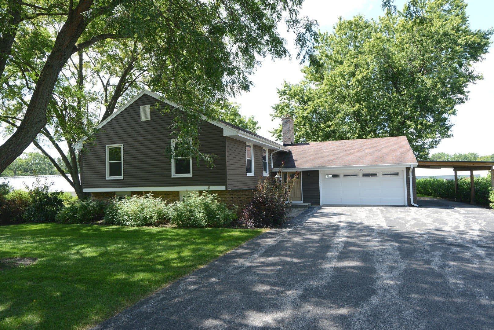 1070 CENTER Drive – photo 1 of 36