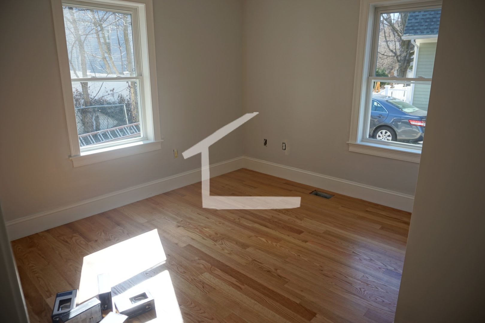 Charming 5 Bedroom-No Broker Fee – photo 1