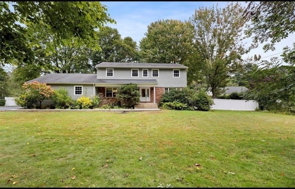 240 Plainview Road – photo 1 of 22