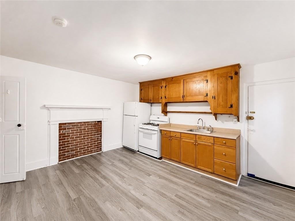 17 Thayer Street – photo 1