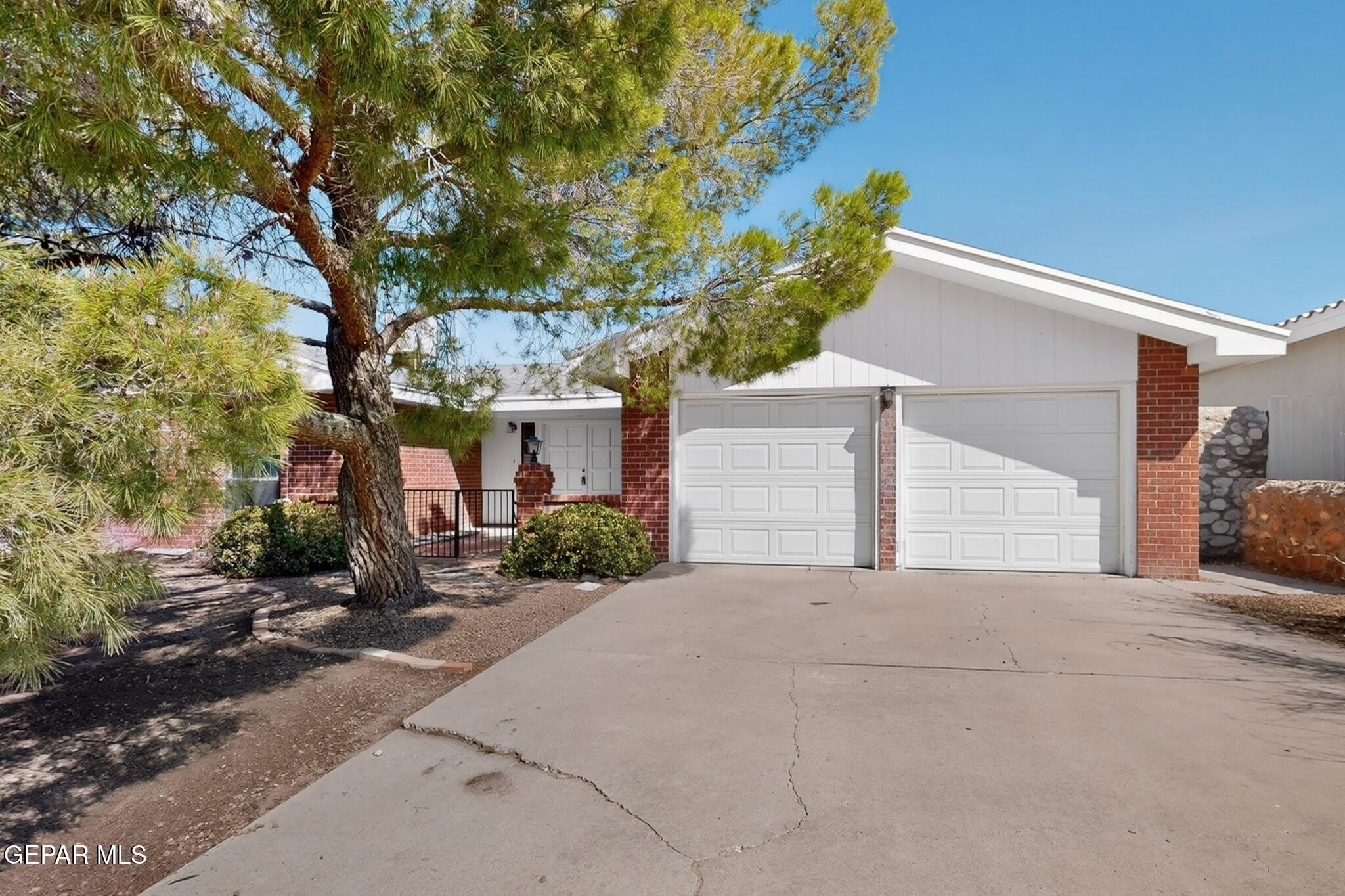 7419 Mission Viejo Drive – photo 1