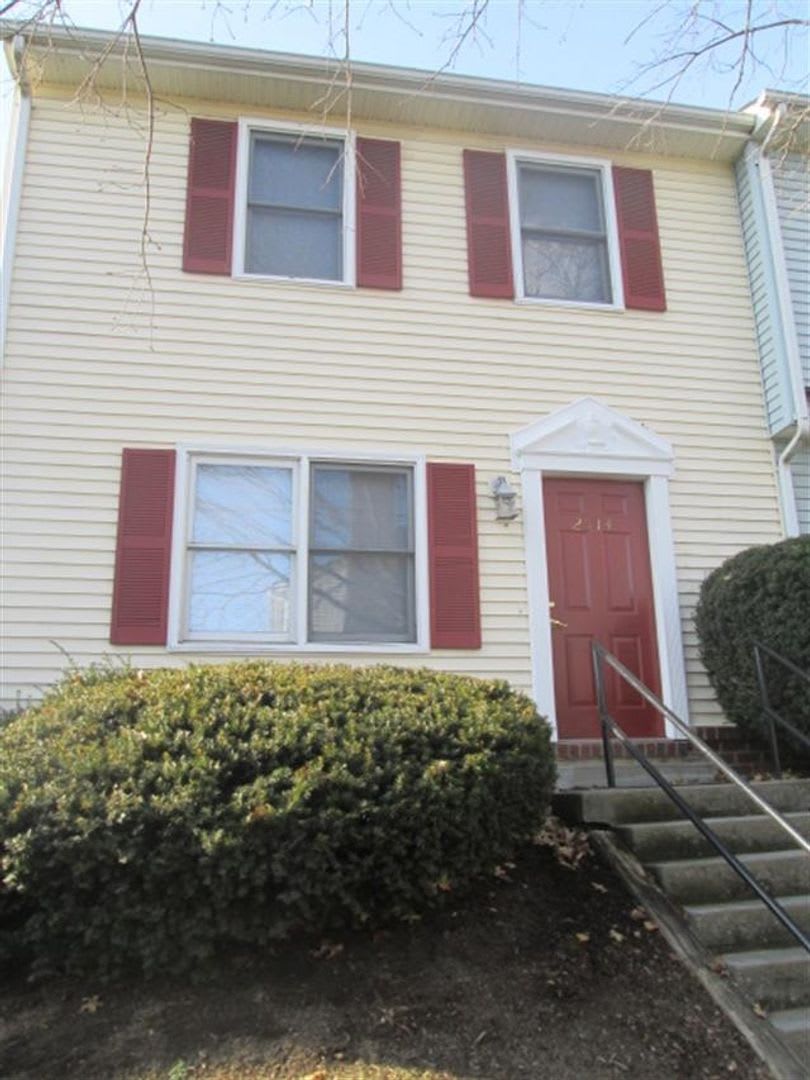4 Bedroom 3 5 Bath Townhouse – photo 1