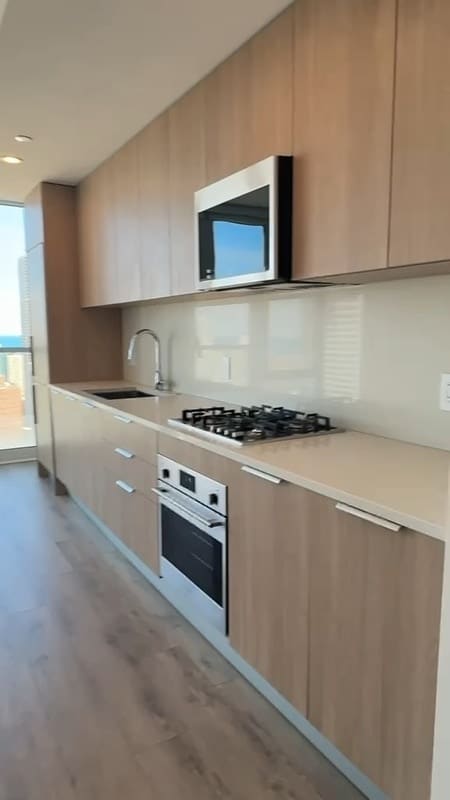 220 W Hill St – photo 1