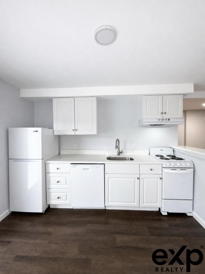 9 Avon Pl. – photo 1 of 10