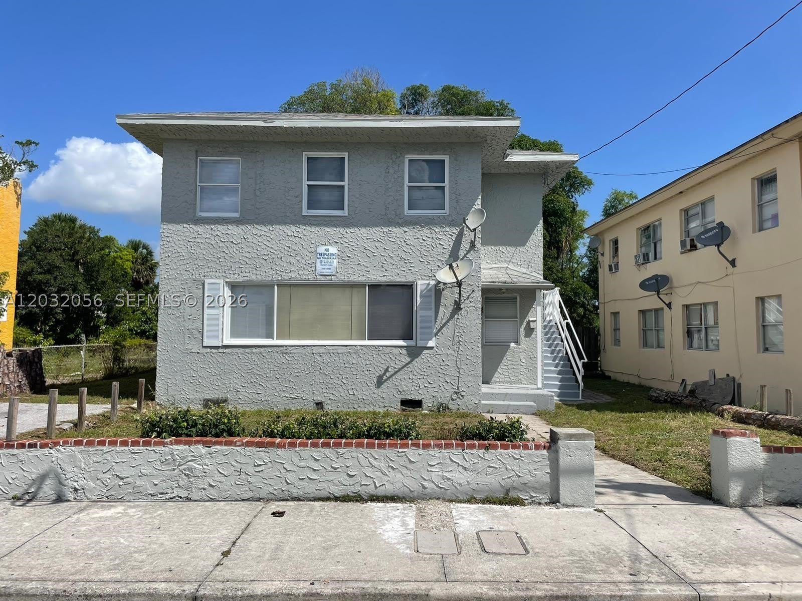 817 4Th St – photo 1