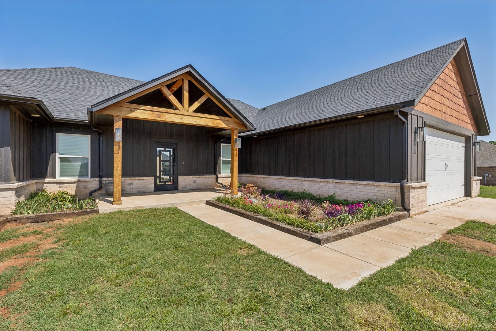 4930 Meadow Dr – photo 1 of 42