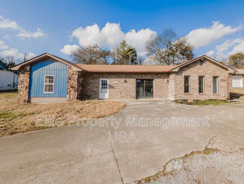 3245 Highway 61 E – photo 1 of 17