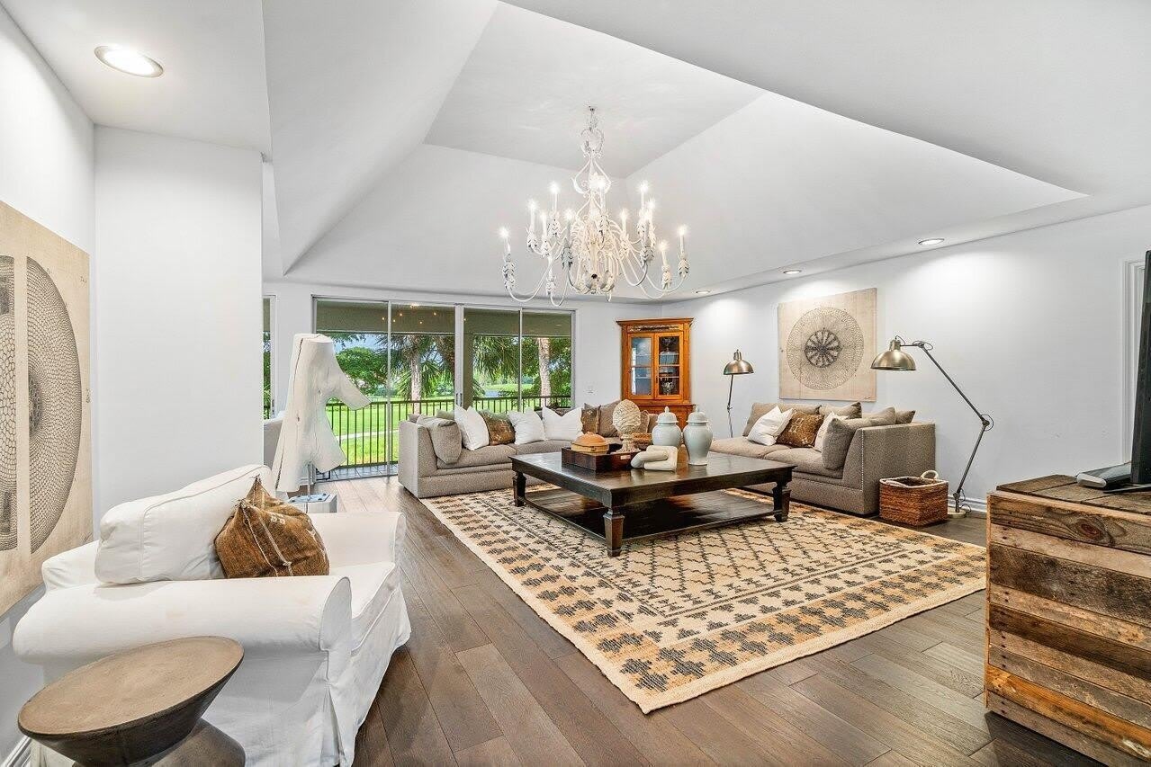 11823 Pebblewood Drive – photo 1