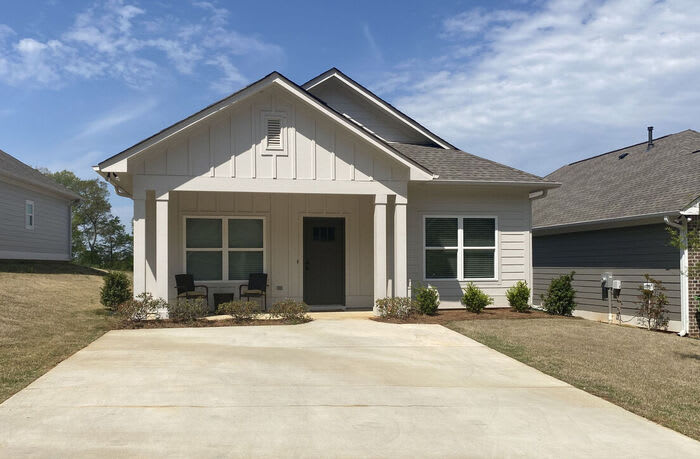 4060 Ashley Drive – photo 1 of 2