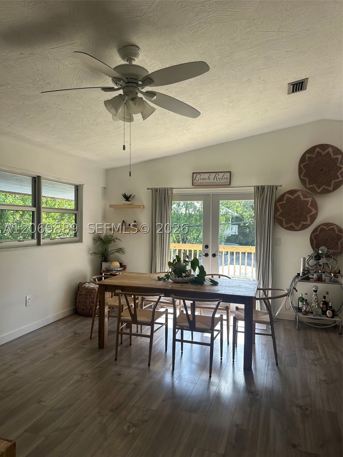 1 Meridian Ave – photo 1