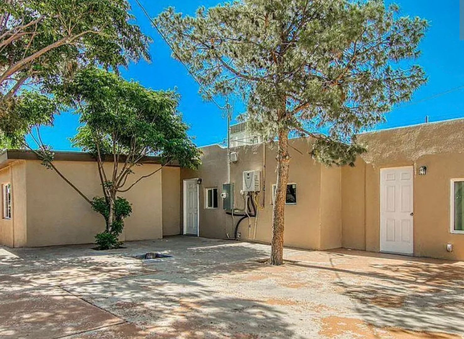 Welcome Home! FURNISHED 1 bedroom 1 bath rental – photo 1