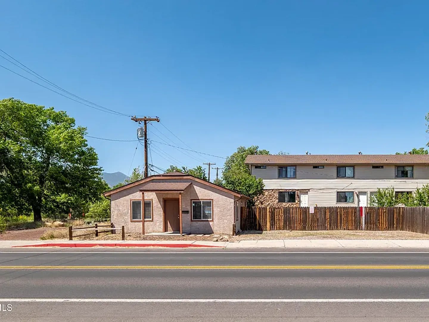 Available for lease near NAU: 114 E Franklin Ave, Flagstaff, AZ 86001. – photo 1