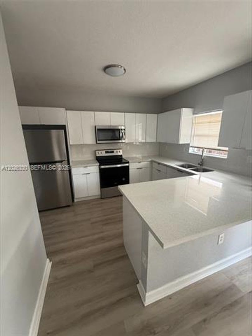 14773 SW 9th Ln th 14773, Miami, FL 33194 – photo 1