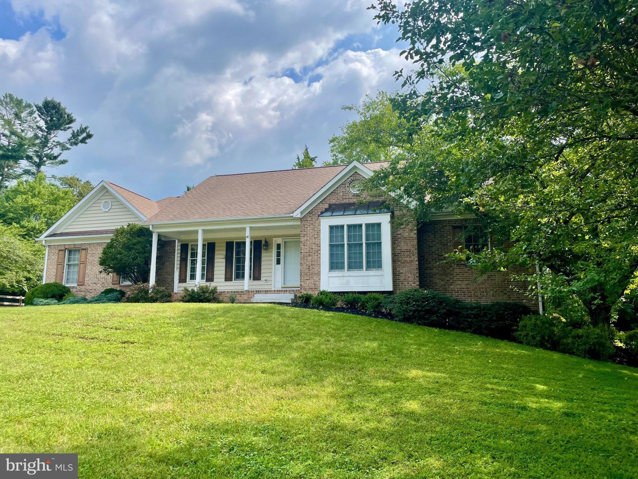 41 MENLOUGH Drive – photo 1 of 32