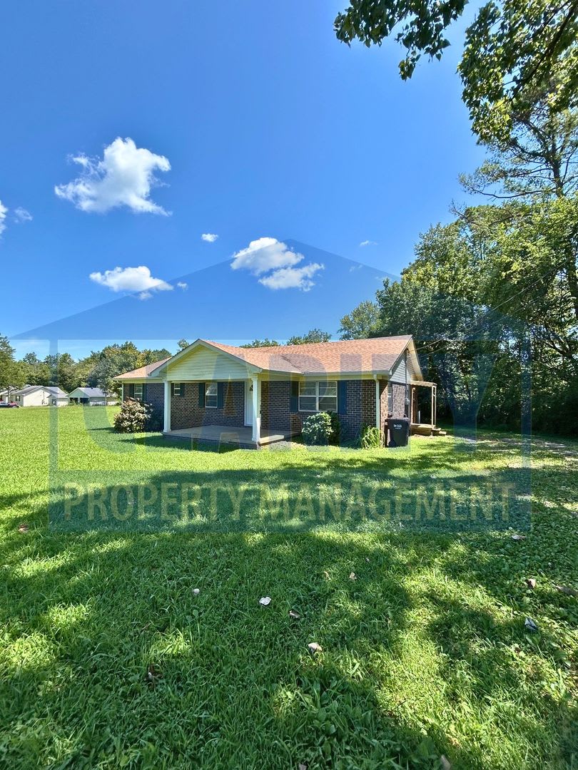 4 bedroom ranch-style home! – photo 1 of 26