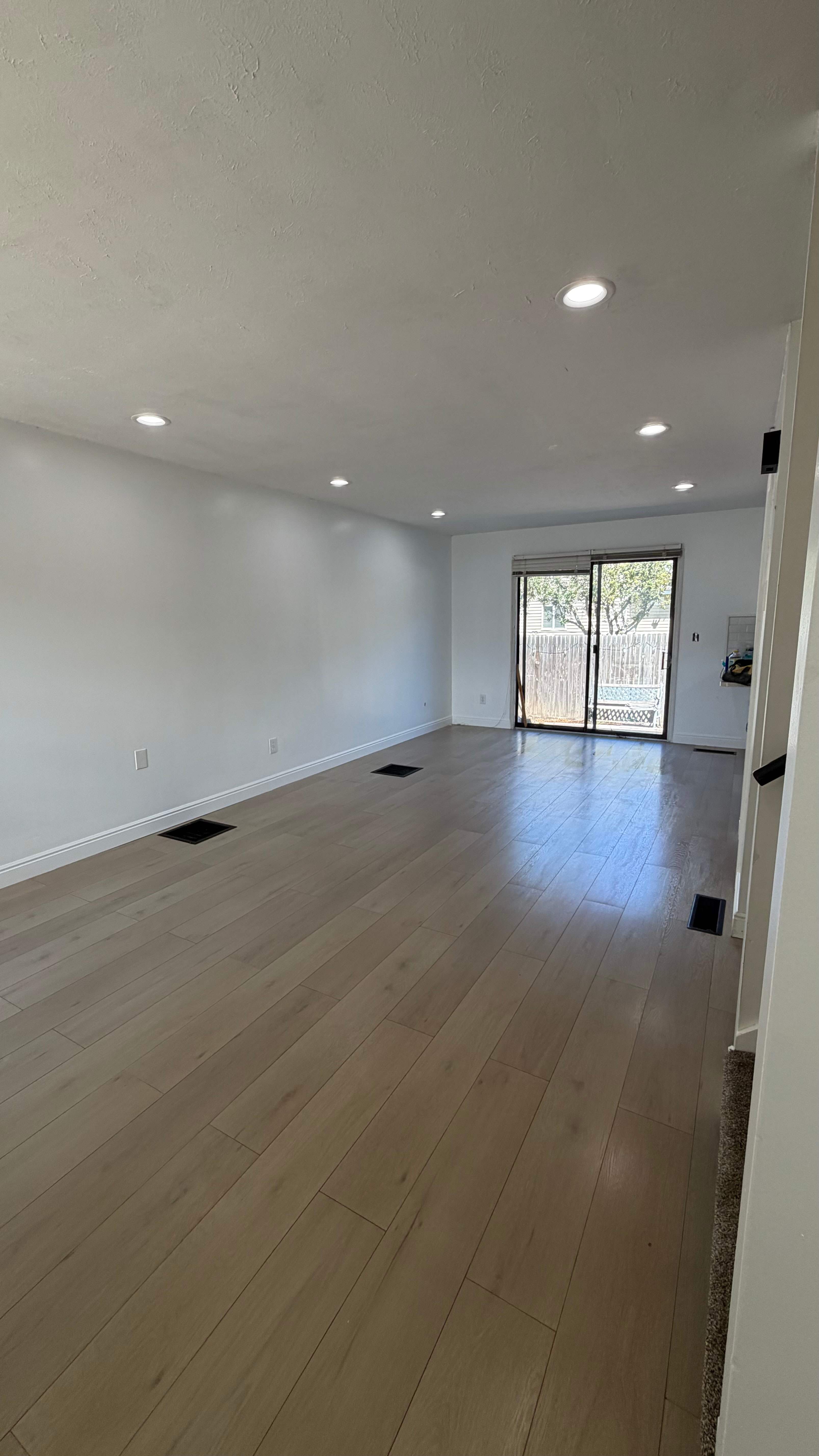 1554 Monroe Boulevard – photo 1