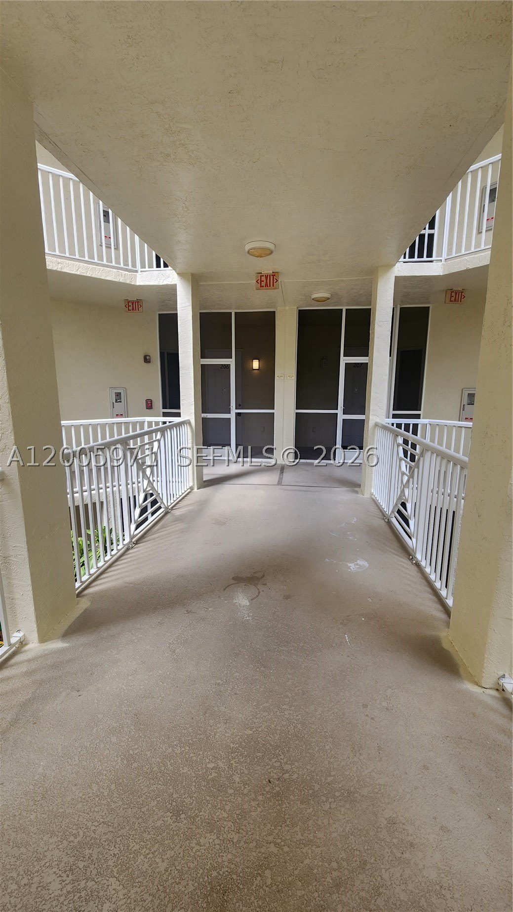 3600 Oaks Clubhouse Dr – photo 1