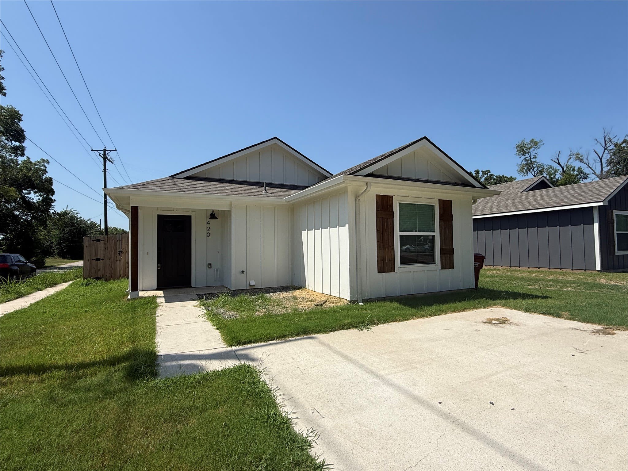 420 E 5th Street – photo 1 of 4