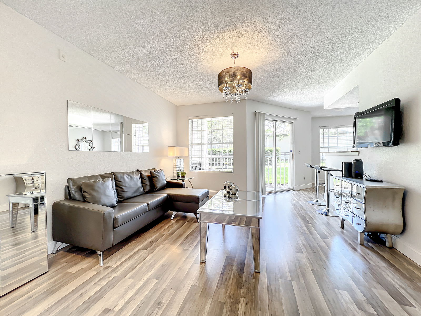 11588 Westwood Boulevard – photo 1