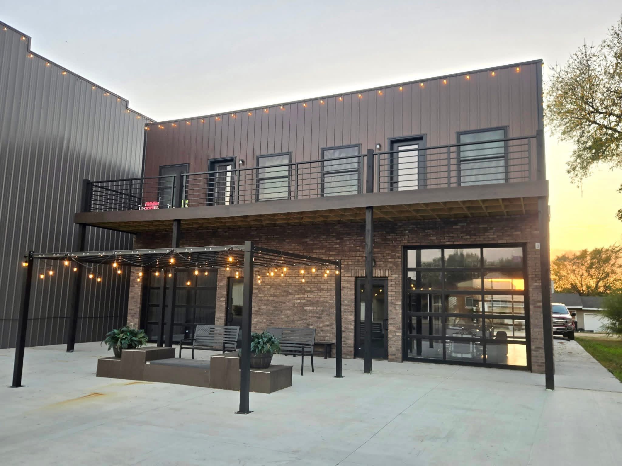 161 North Main Avenue – photo 1 of 3