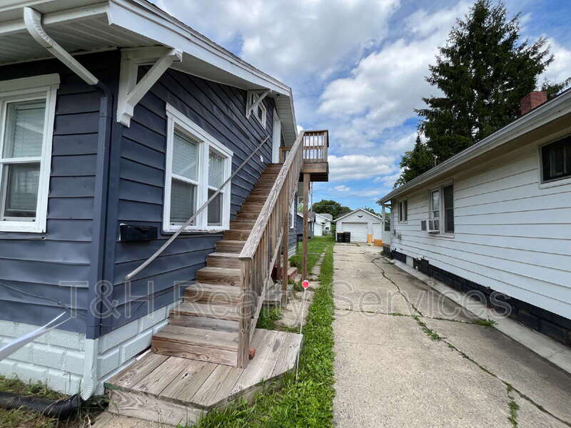 2916 Noble Street – photo 1 of 82
