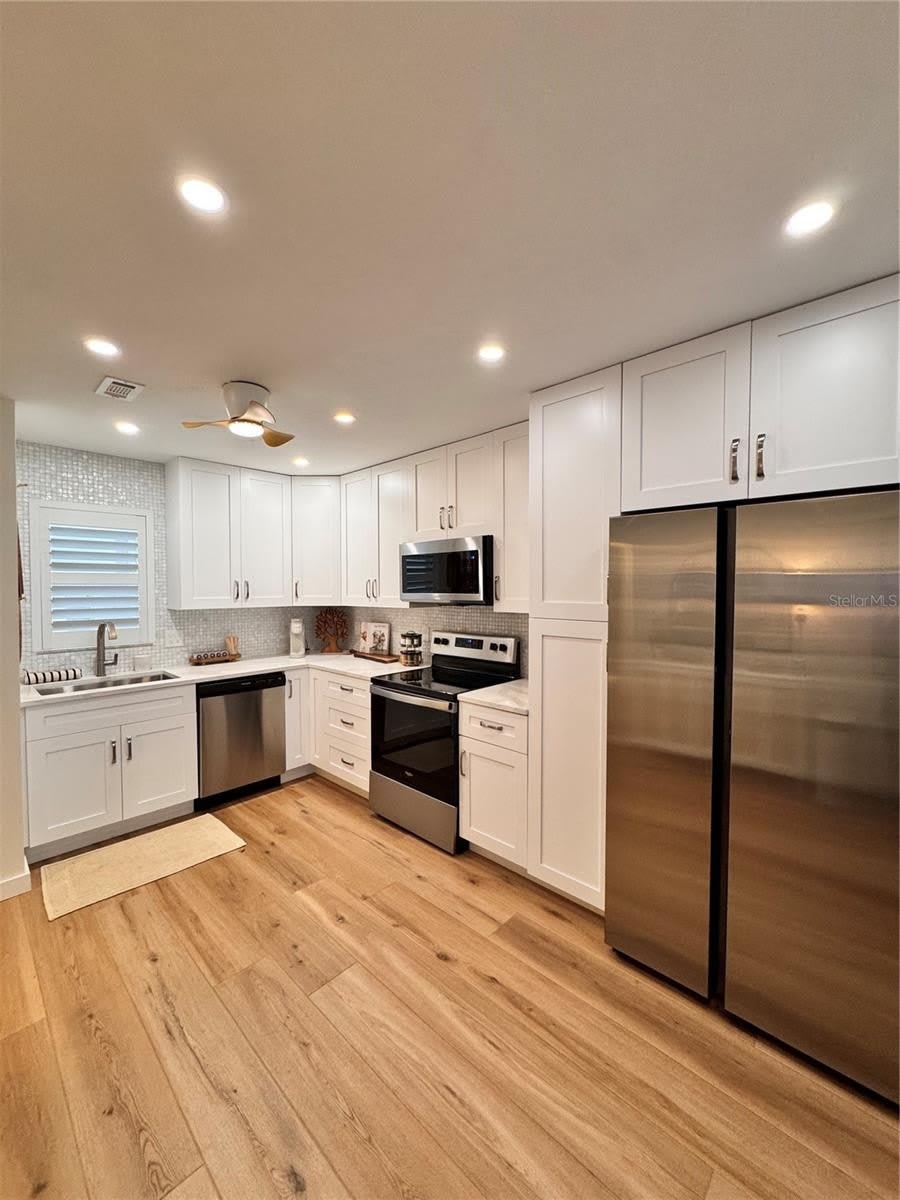 5623 Midnight Pass Road – photo 1
