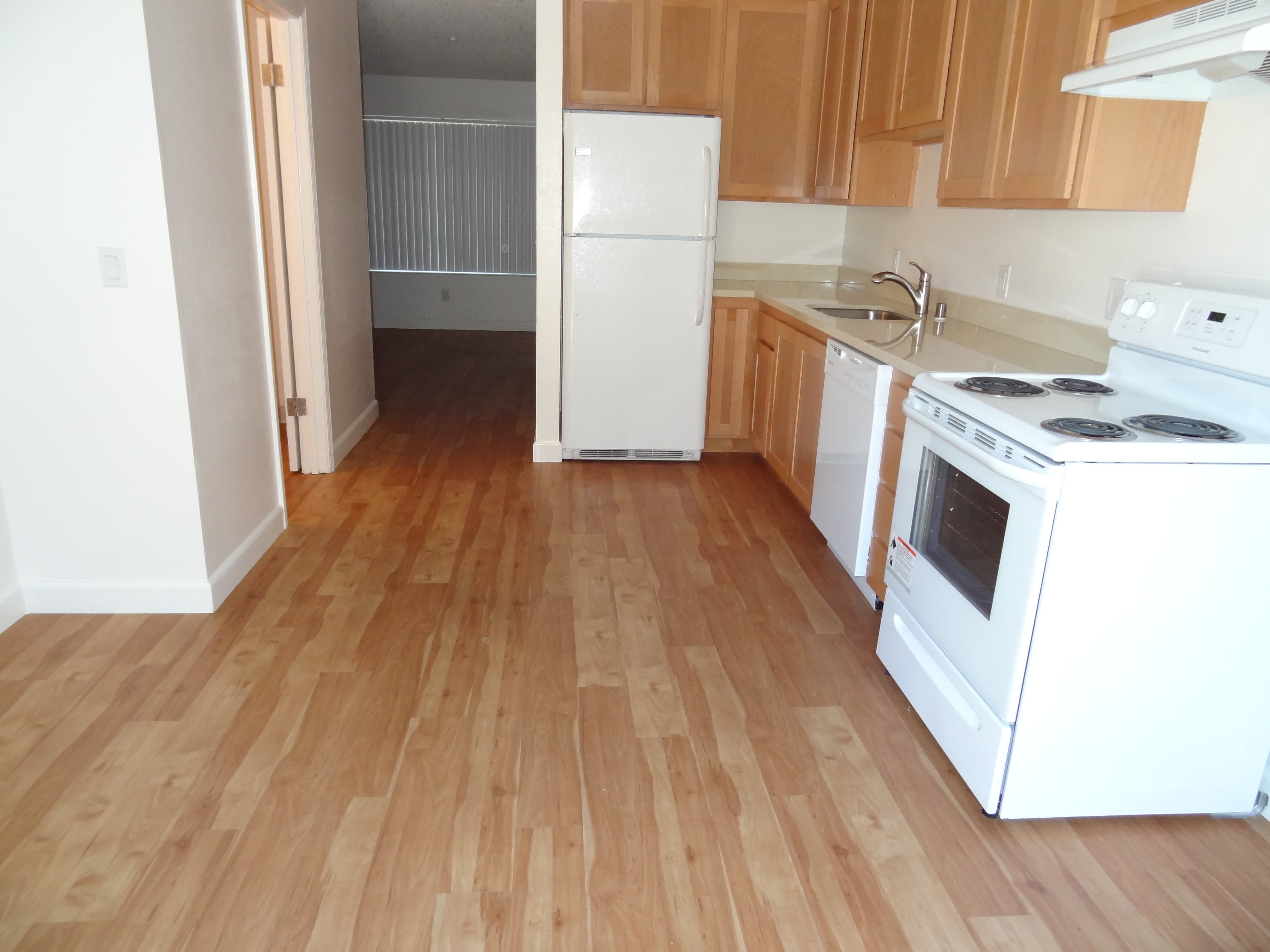 539 W Sierra Avenue – photo 1 of 9