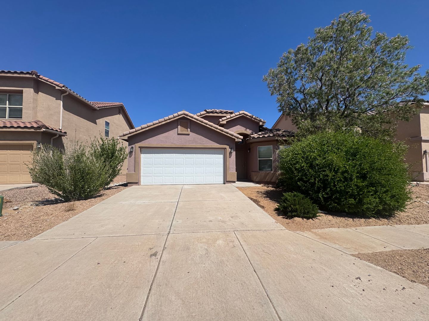 4 bed 2 bath home! Fresh New Paint &amp; Flooring Throughout MOVE IN SPECIAL! – photo 1 of 23