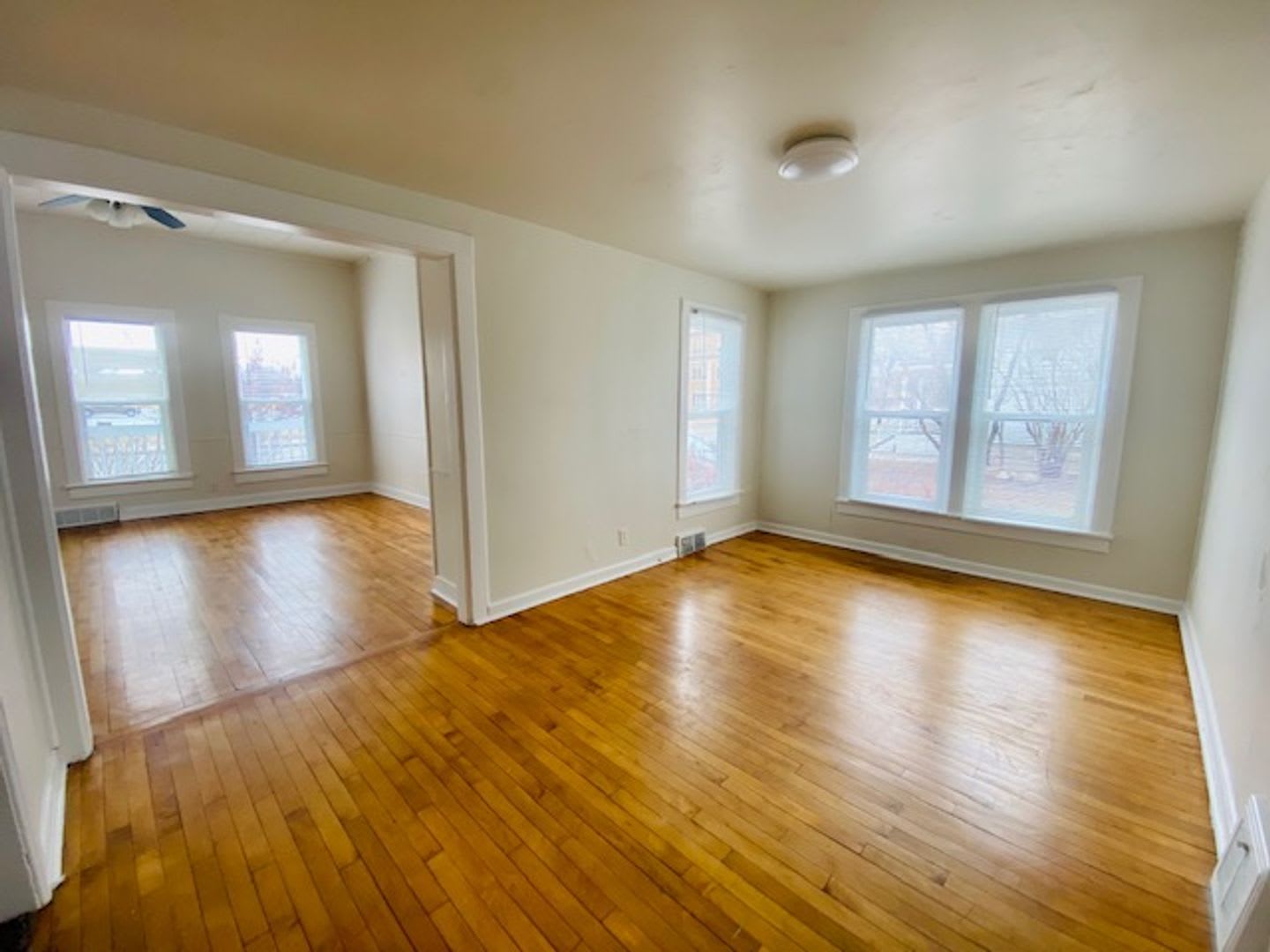 Spacious 2 Bedroom Single Family Home Available Mid November – photo 1