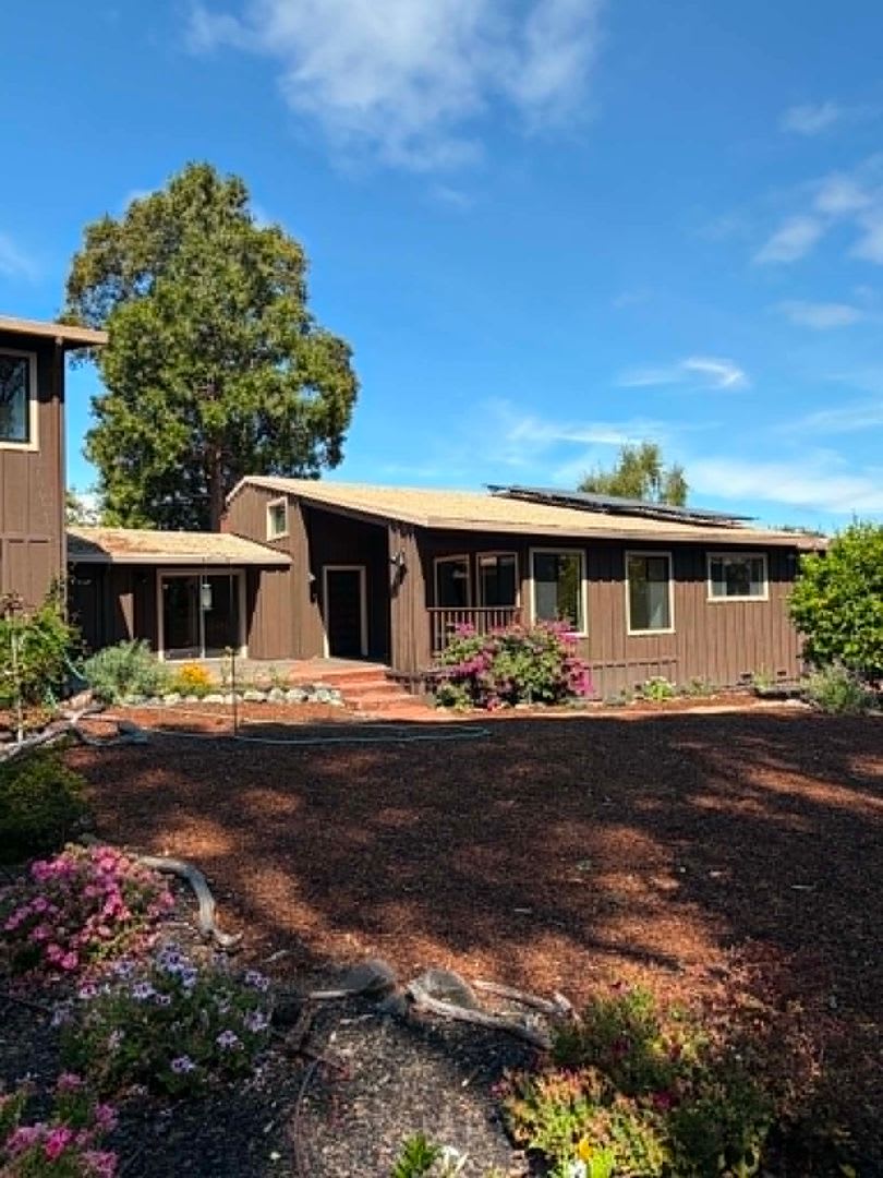 Emerald Hills Retreat 4Br 3Ba Private Adu On Expansive Grounds – photo 1 of 29