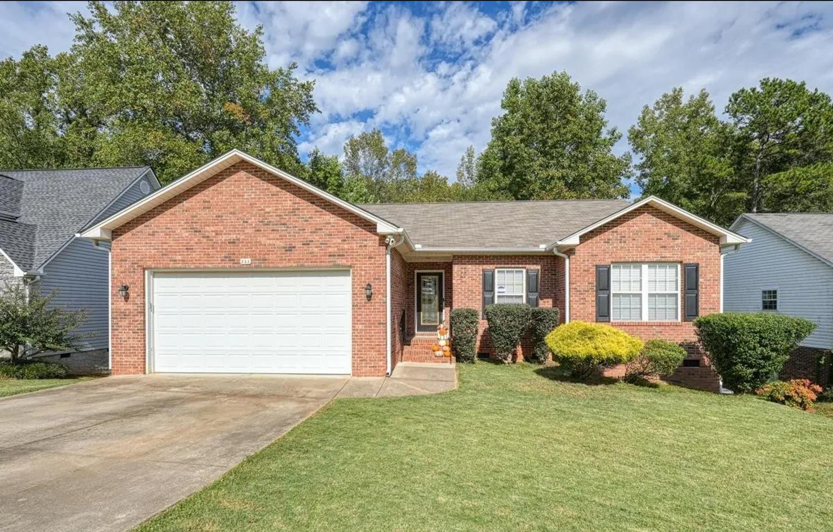 Beautifully maintained home – photo 1 of 36