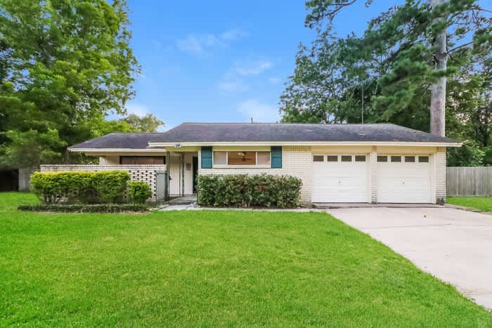 9 Hillcrest Street – photo 1 of 43